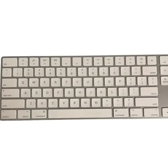 Apple Magic Keyboard with Numeric Keypad - US English - Picture 6 of 10